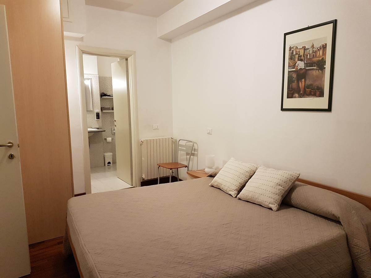 Bed & Parking Apartment Palermo Exterior photo